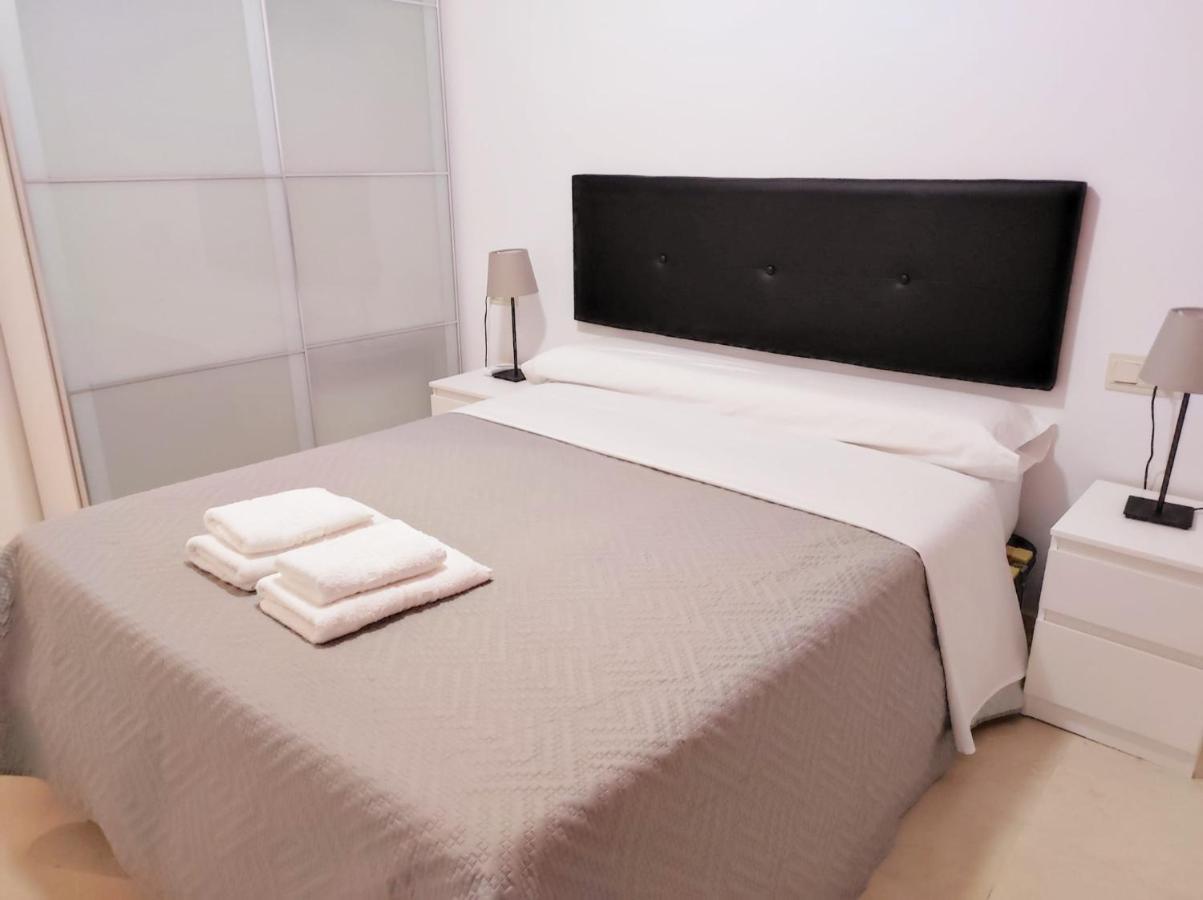 Apartamento Gloria 2 Malaga Bagian luar foto